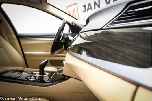 BMW 5-serie Touring - 520i High Executive | LEDER | XENON | NAVI | CRUISE | PDC - 1