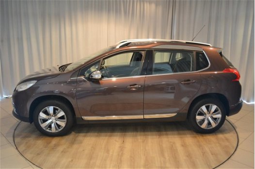 Peugeot 2008 - 1.2 VTi NAVI / PDC V+A / CLIMAT / TREKHAAK - 1