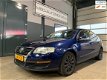 Volkswagen Passat - 1.6 FSI Trendline - 1 - Thumbnail