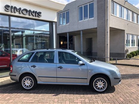 Skoda Fabia Combi - 1.4-16V Ambiente Airco, LM wielen - 1