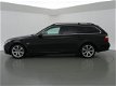 BMW 5-serie Touring - 530D 236 PK AUT6 + LEDER / NAVIGATIE / 18 INCH / TREKHAAK / PRIVACY - 1 - Thumbnail