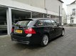 BMW 3-serie Touring - 318i Business Line Goed oh/Automaat/Xenon/ Groot navi/Clima/Cruise/Telefoon - 1 - Thumbnail