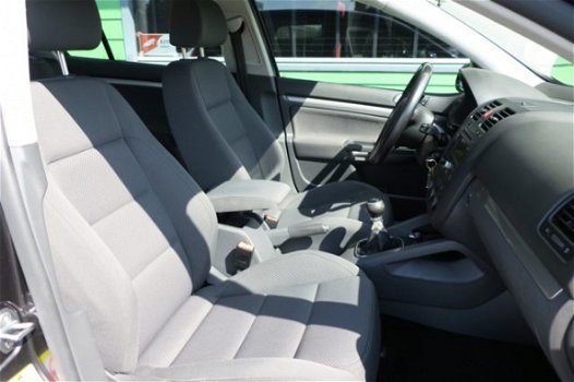 Volkswagen Golf - Golf 1.6 FSI / NAVI / Airco / Nieuwe APK / - 1