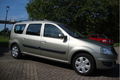 Dacia Logan - 1.6 16V laureate 7zits - 1 - Thumbnail