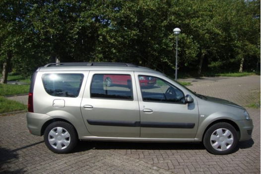 Dacia Logan - 1.6 16V laureate 7zits - 1