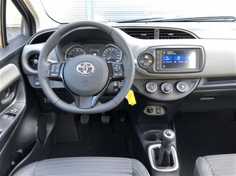 Toyota Yaris - 1.0 VVT-i Connect | Direct leverbaar | Apple Carplay / Android Auto | - 1