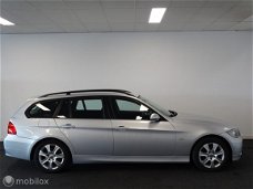 BMW 3-serie Touring - 320i Airco/Trekhaak/Parkeersensoren