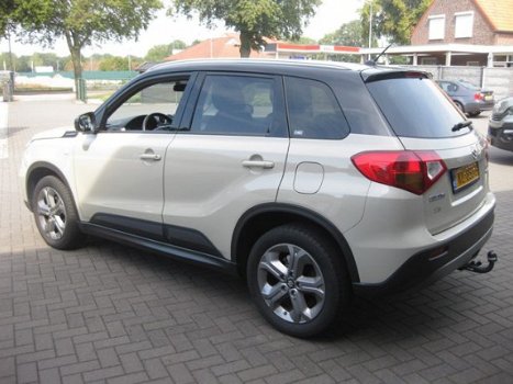 Suzuki Vitara - 1.6 Exclusive 120 PK met Afn. Trekhaak en Navigatie - 1