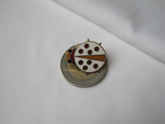 Broche goudkleurig wit zwart rood emaille kever/lieveheersbeestje 2.1x1.8 cm. - Afbeelding 5
