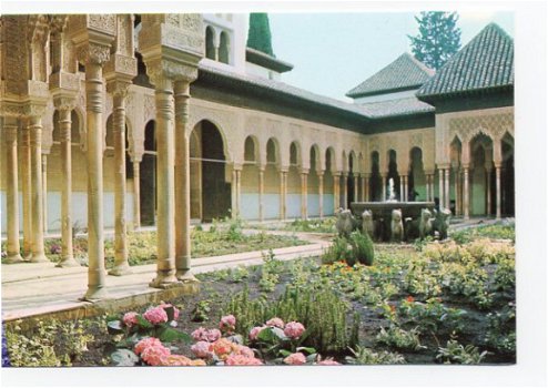 F061 Granada Alhambra Patio de los Leones / Spanje - 1