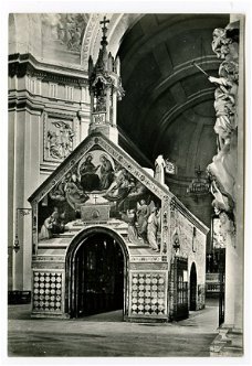 F103 Assisi Basilica Patriarcale / Italie