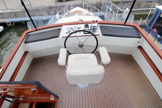 Valkkruiser 1200 Flybridge - 7