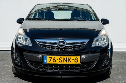 Opel Corsa - 1.4-16V 100pk Cosmo Full map navigatie/ Airco/ Cruise control/ Tel. bluetooth/ Lmv - 1