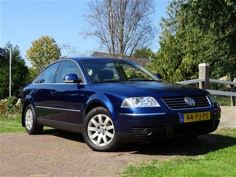 Volkswagen Passat - 2.0-20V Athene | Cruise | Airco | Trekhaak | - 1