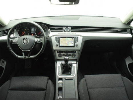 Volkswagen Passat Variant - 1.6 TDI 120pk Variant Business Edition + Trekhaak - 1