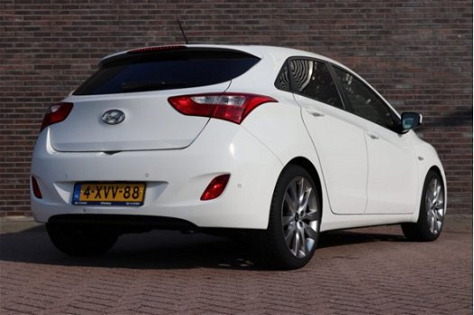 Hyundai i30 - 1.6 GDi i-Motion Plus | Lm velgen | Cruise control | Bluetooth | Airco | - 1