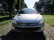 Peugeot 206 - 1.4 HDi Air-line 3 Airco 5 DRS Lichtmetalen Velgen *Apk t/m 30-8-2020 - 1 - Thumbnail