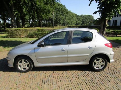 Peugeot 206 - 1.4 HDi Air-line 3 Airco 5 DRS Lichtmetalen Velgen *Apk t/m 30-8-2020 - 1