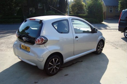 Toyota Aygo - 1.0-12V Access *BJ2010*STUUBEKR*APK5-2020*NETTE AUTO - 1