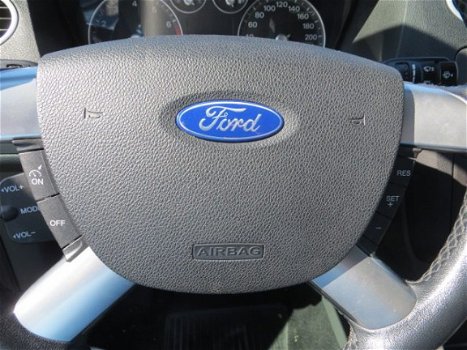 Ford Focus Wagon - 1.6-16V Champion station - 1