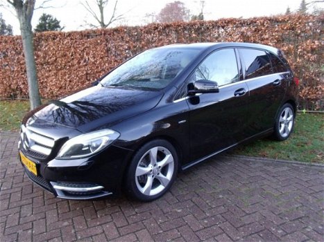 Mercedes-Benz B-klasse - B200 Automaat. Elke denkbare optie. Beslist in nieuwstaat - 1