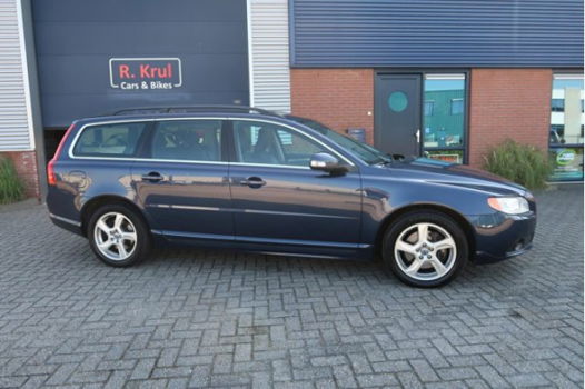 Volvo V70 - 2.0 D3 Limited Edition Automaat Trekhaak Leer Navigatie 5-cilinder Dealer onderhouden Ne - 1