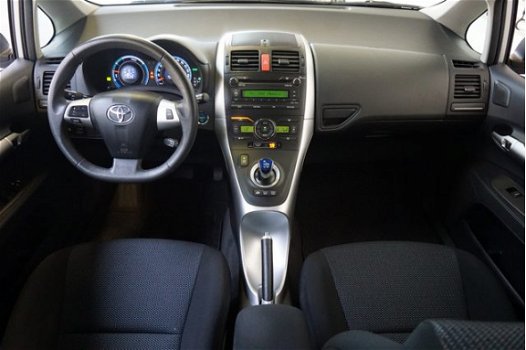 Toyota Auris - 1.8 Full Hybrid Aspiration Clima Control. Nationale Autopas (NAP) - 1