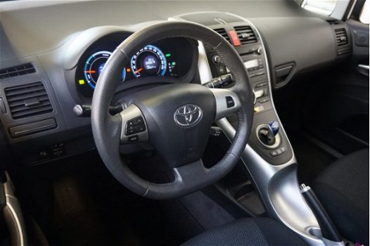 Toyota Auris - 1.8 Full Hybrid Aspiration Clima Control. Nationale Autopas (NAP) - 1