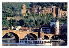 H024 Heidelberg Alte Brucke met boot und Schloss Duitsland