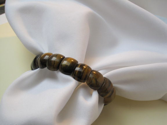 Armband tijgeroog edelstenen op rekband pols tot 19 cm - nr. 1