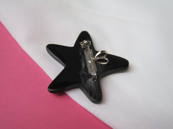 Broche kettinghanger zwarte kunststof zeester model 5.0x4.6 cm. - Afbeelding 5