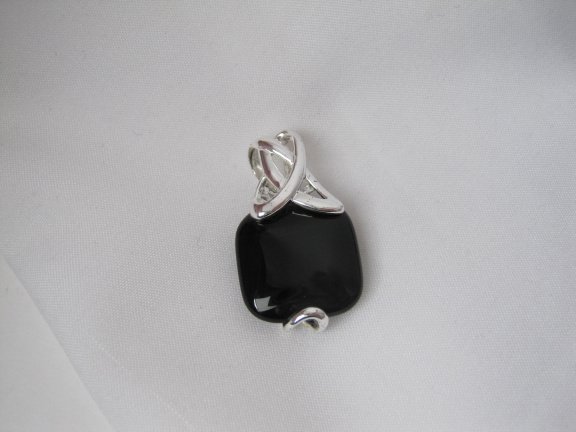 Kettinghanger verzilverd met zwarte glassteen 3.4x1.9 cm. - Afbeelding 2