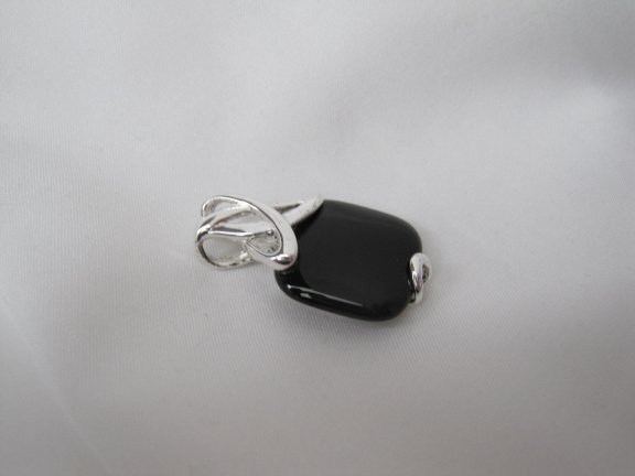 Kettinghanger verzilverd met zwarte glassteen 3.4x1.9 cm. - Afbeelding 3