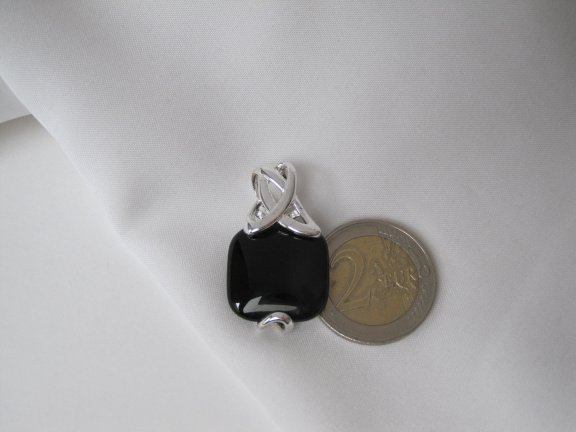 Kettinghanger verzilverd met zwarte glassteen 3.4x1.9 cm. - Afbeelding 4