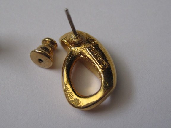 Oorbellen Trifari Crown goudkleurig zwart emaille 1.7x1.2 cm - Afbeelding 6