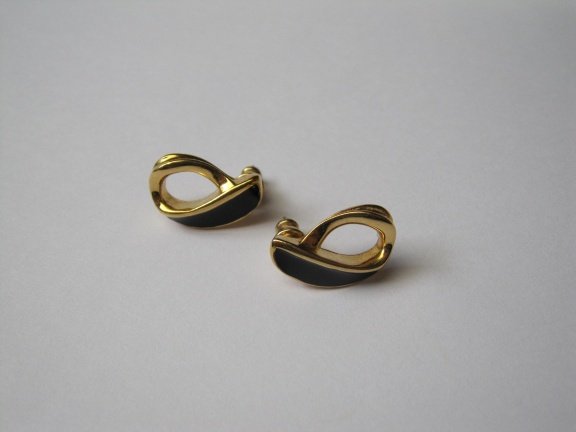 Oorbellen Trifari Crown goudkleurig zwart emaille 1.7x1.2 cm - Afbeelding 7