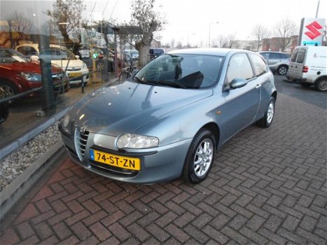 Alfa Romeo 147 - 1.6 T.SPARK DISTINTIVE LEDER AC/ECC - 1