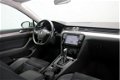 Volkswagen Passat Variant - 2.0 TDI 150pk Business Edition R Virtual Cockpit LED DAB+ Half-Leder 200 - 1 - Thumbnail