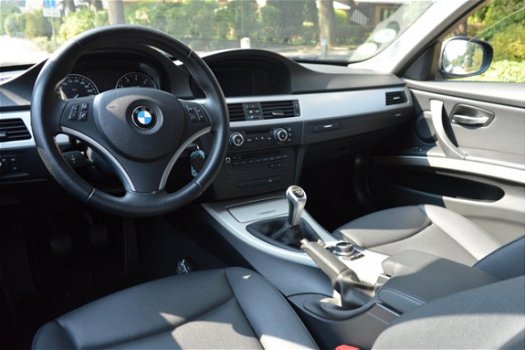 BMW 3-serie Touring - 320i Business Line navi/leer/cruise/NAP/dealer onder - 1