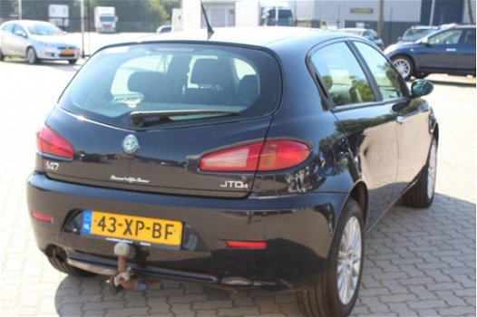 Alfa Romeo 147 - 1.9 JTD Business Euro 4 airco, climate control, cruise control, elektrische ramen, - 1