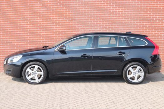 Volvo V60 - 2.0T Aut. Momentum, Business Pack & Winter Line - 1