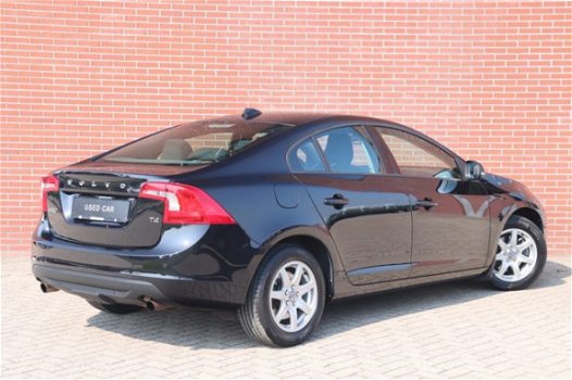 Volvo S60 - T4 180pk Business, Navi, Afn. Trekhaak, Stoelverw - 1