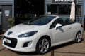 Peugeot 308 CC - 2.0 HDiF Féline Leder/Xenon/Airwave/Navi./JBL/18inch/164Pk - 1 - Thumbnail