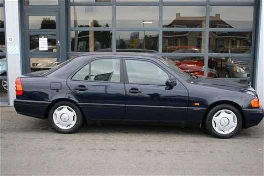 Mercedes-Benz C-klasse - 180 Esprit zeer strake c180 met lage km stand - 1