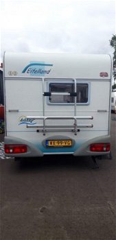 3 PERSOONS STAPELBED CARAVAN EIFELLAND 350 MET PANORAMA LUIFEL - 5