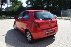 Toyota Yaris - 1.0 VVTi Spirit airco, navi, nette auto