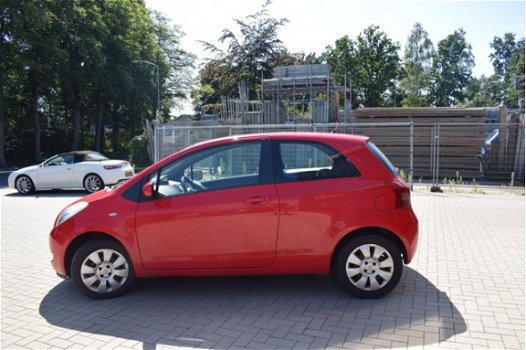 Toyota Yaris - 1.0 VVTi Spirit airco, navi, nette auto - 1