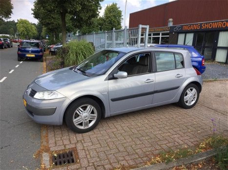 Renault Mégane - 1.6-16V Dynamique Luxe - 1