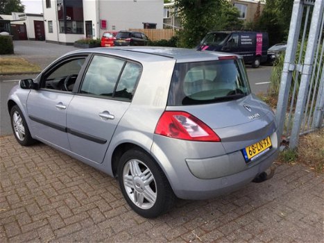 Renault Mégane - 1.6-16V Dynamique Luxe - 1