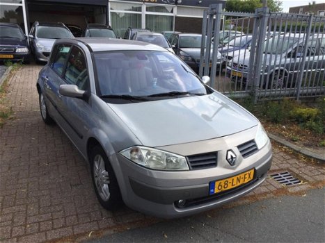 Renault Mégane - 1.6-16V Dynamique Luxe - 1